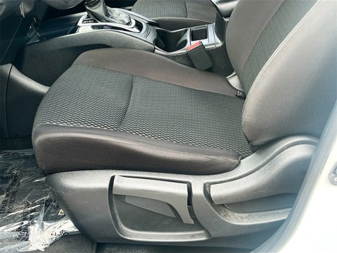 Used 2021 Nissan Rogue Sport S image 18