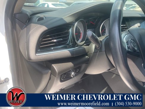 Used 2018 Buick Regal Essence w/ Driver Confidence Package #1 image 9