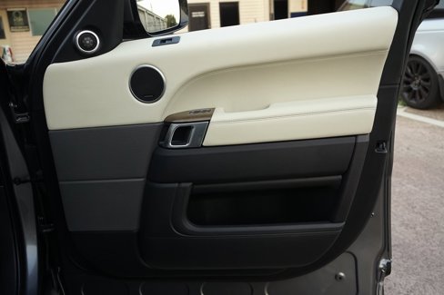 Used 2016 Land Rover Range Rover Sport HSE image 17