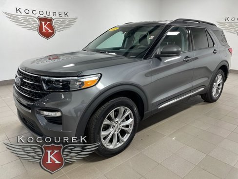 Used 2022 Ford Explorer XLT w/ Equipment Group 202A image 3