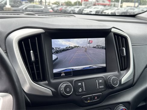 Used 2022 GMC Terrain SLT image 18