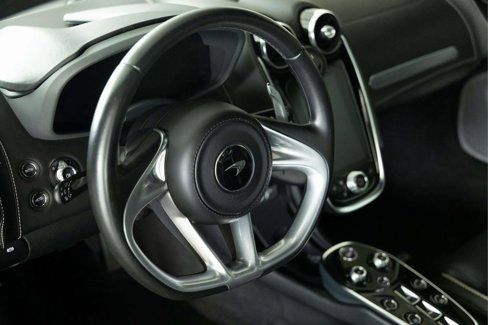 Used 2020 McLaren GT image 13