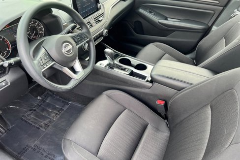Used 2024 Nissan Altima 2.5 SV image 7
