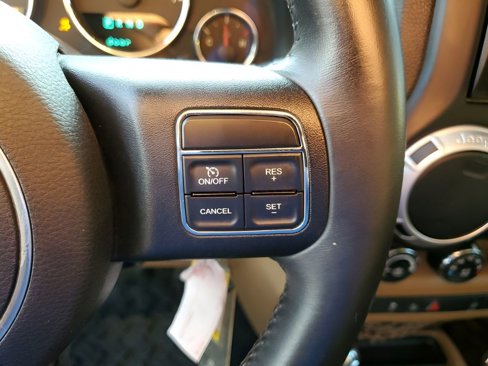 Used 2013 Jeep Wrangler Unlimited Sahara image 28