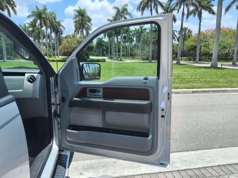Used 2013 Ford F150 Lariat w/ Lariat Chrome Pkg image 28