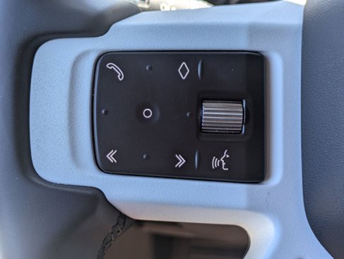 Used 2022 Land Rover Defender 110 X-Dynamic SE image 13