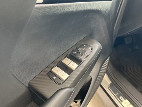 Used 2024 Mitsubishi Outlander ES image 30