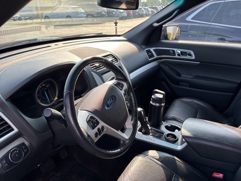 Used 2013 Ford Explorer XLT image 10