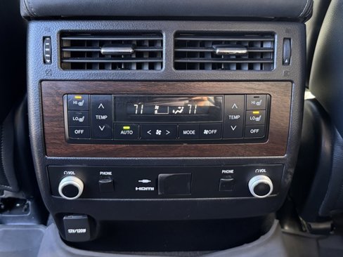 Used 2019 Toyota Land Cruiser image 33