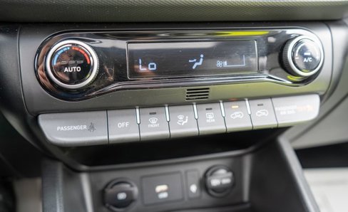 Used 2023 Hyundai Kona Limited image 29