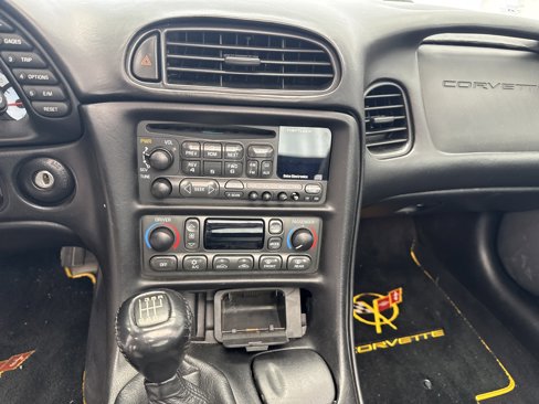Used 2001 Chevrolet Corvette Coupe w/ Preferred Equipment Group2 image 9