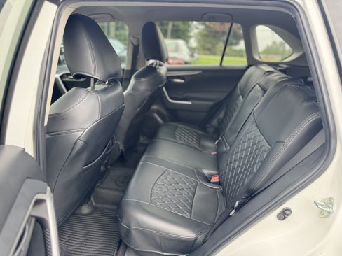 Used 2023 Toyota RAV4 XLE image 12