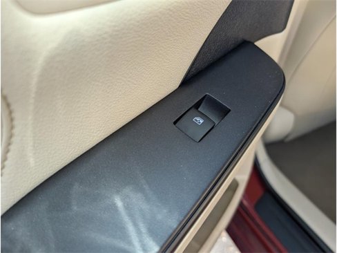 Used 2017 Toyota Camry XLE image 13