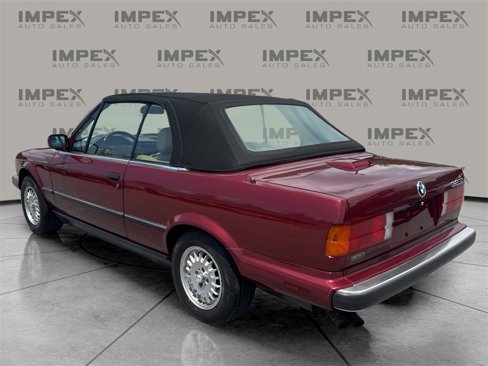 Used 1990 BMW 325i Convertible image 3