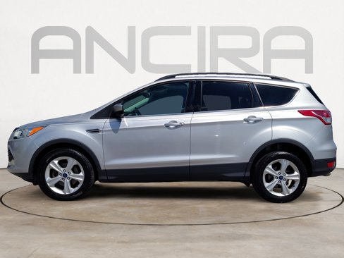 Used 2015 Ford Escape SE w/ Equipment Group 201A image 9