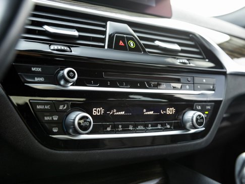 Used 2019 BMW 530i w/ Convenience Package image 25
