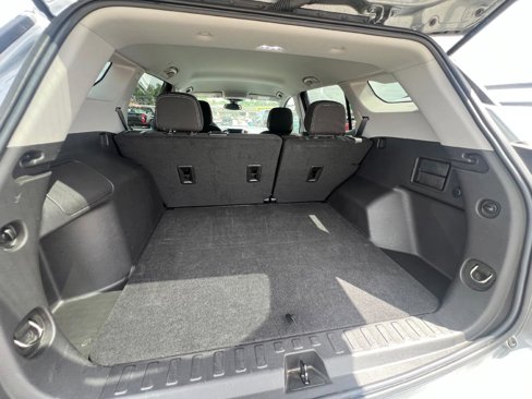 Used 2024 GMC Terrain SLE image 11