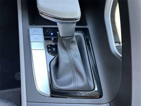 Certified 2024 Hyundai Elantra SEL image 25