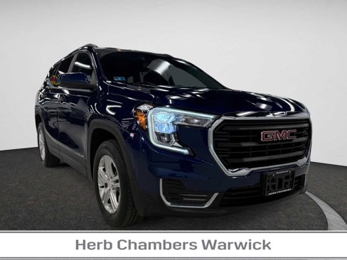 Used 2022 GMC Terrain SLE w/ Driver Convenience Package image 1