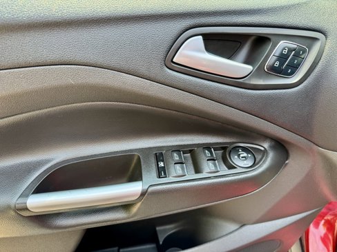 Used 2016 Ford Escape Titanium image 18