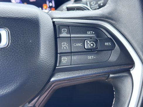 Certified 2021 Jeep Grand Cherokee L Laredo image 32