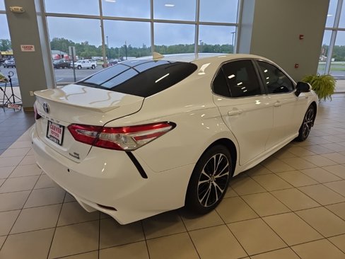 Used 2020 Toyota Camry SE image 7