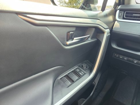 Used 2024 Toyota RAV4 XLE image 28