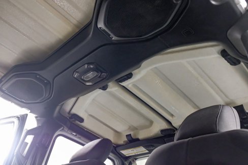Used 2018 Jeep Wrangler Unlimited Sahara image 28