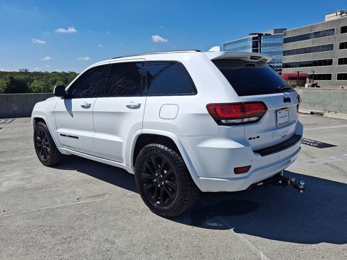 Used 2018 Jeep Grand Cherokee Altitude image 3