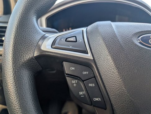 Used 2015 Ford Fusion SE image 12