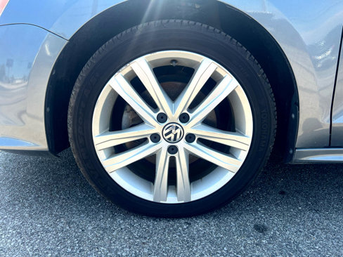 Used 2015 Volkswagen Jetta TDI SEL image 24
