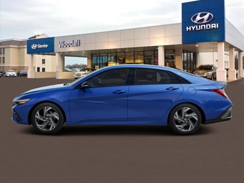 New 2025 Hyundai Elantra SEL image 3