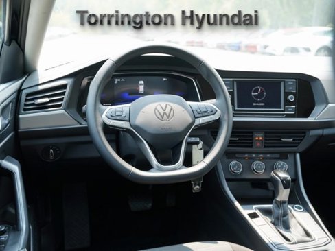 Used 2024 Volkswagen Jetta S image 16
