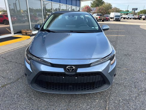 Used 2022 Toyota Corolla LE image 2