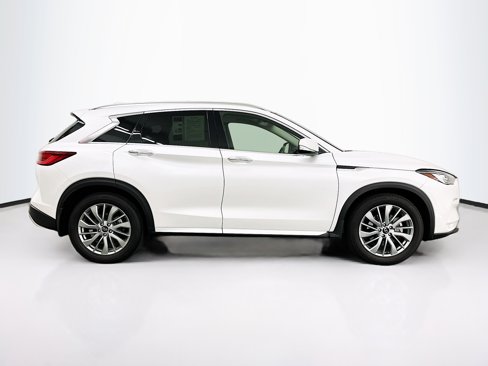 Used 2023 INFINITI QX50 Luxe image 10