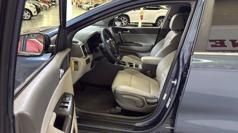 Used 2017 Kia Sportage LX image 11