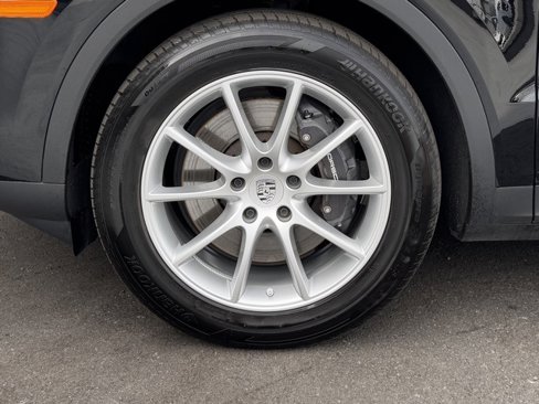 Used 2024 Porsche Cayenne image 11