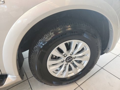 Used 2021 Nissan Armada SV image 9