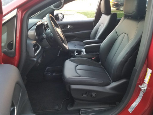New 2026 Chrysler Voyager LX image 9