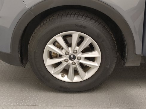 Used 2020 Kia Sorento LX image 31