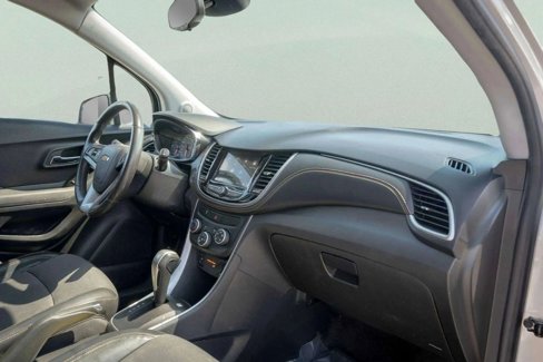 Used 2018 Chevrolet Trax LT w/ LT Convenience Package image 15