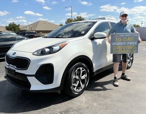 Used 2022 Kia Sportage LX image 1
