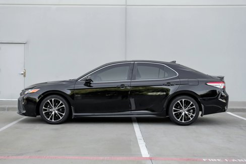 Used 2020 Toyota Camry SE image 8