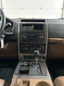 Used 2012 Jeep Liberty Limited image 24