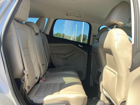 Used 2017 Ford Escape Titanium image 32