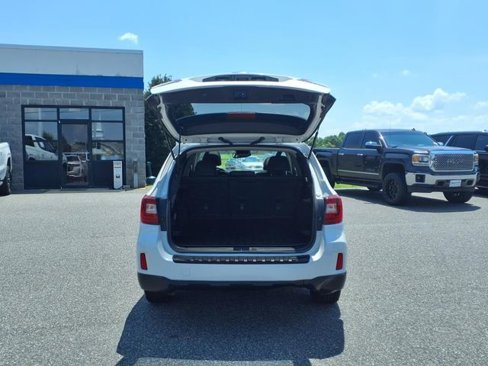 Used 2017 Subaru Outback 2.5i Limited w/ Popular Package #5 image 8