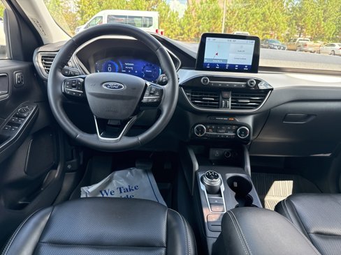 Used 2022 Ford Escape SEL w/ Technology Package image 2