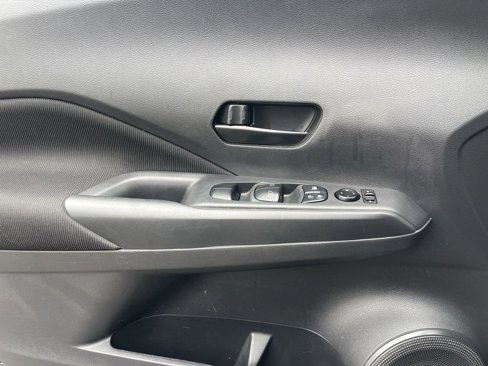Used 2021 Nissan Kicks S image 20