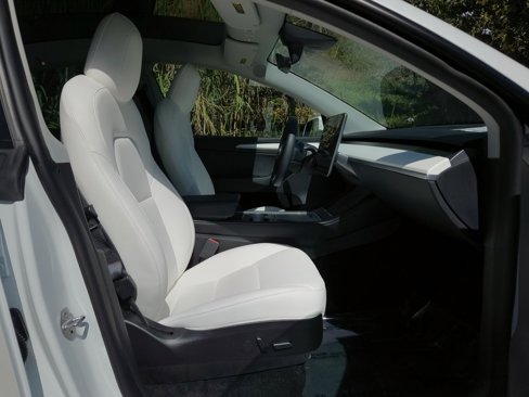 Used 2022 Tesla Model Y Performance image 24