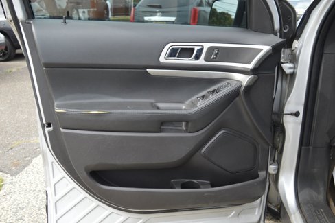Used 2013 Ford Explorer XLT image 30